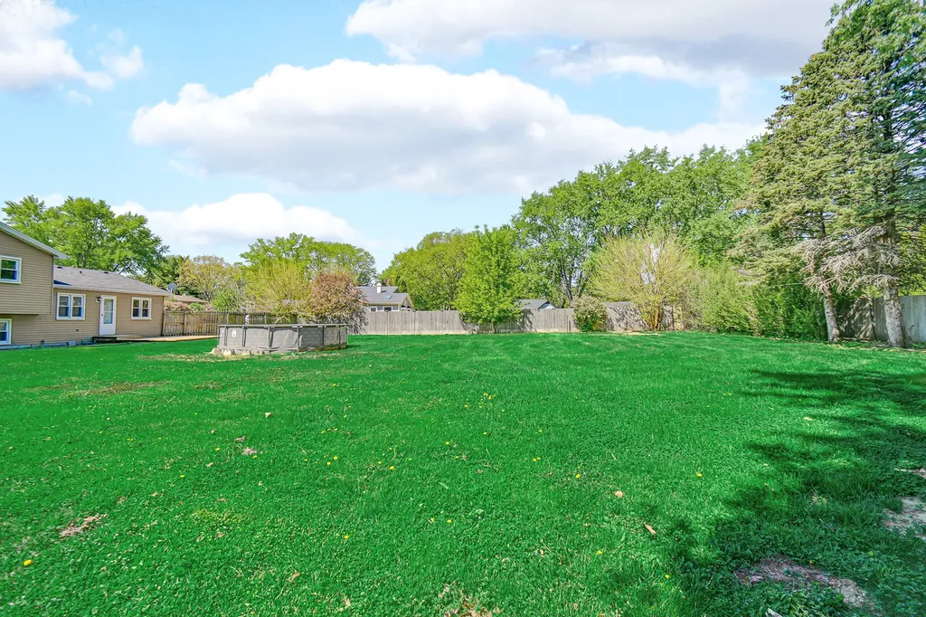 28W502 Leverenz Road Naperville IL 60564