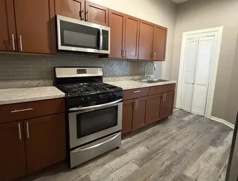 4340 South Berkeley Avenue Chicago IL 60653