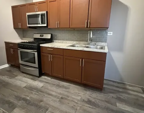 4340 South Berkeley Avenue Chicago IL 60653