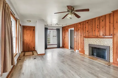 3234 East Fulton Avenue Decatur IL 62521