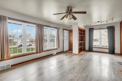 3234 East Fulton Avenue Decatur IL 62521