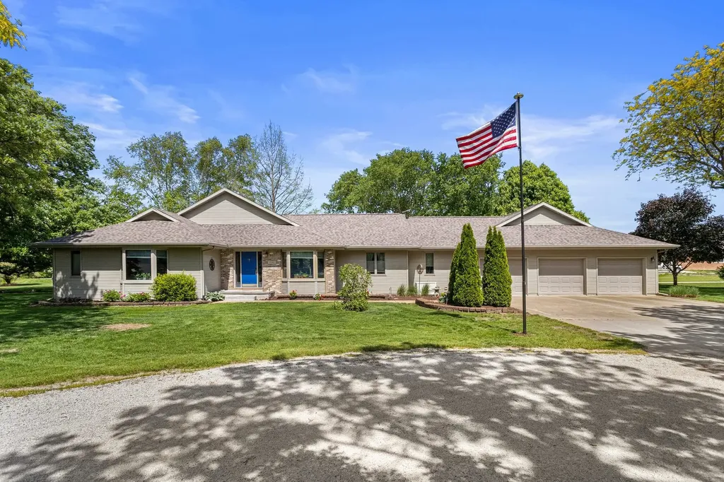 3260 Greenwood Drive Dewey IL 61840