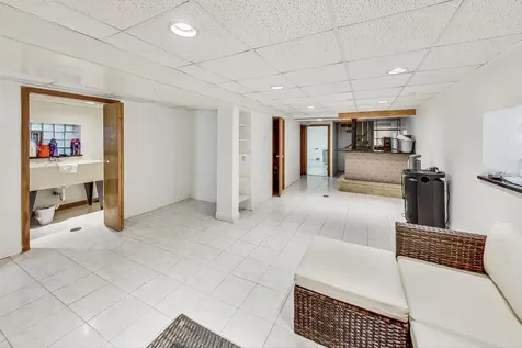 4234 North Mcvicker Avenue Chicago IL 60634