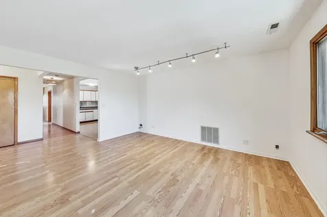 4234 North Mcvicker Avenue Chicago IL 60634