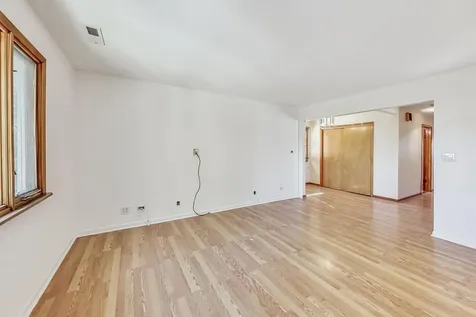 4234 North Mcvicker Avenue Chicago IL 60634
