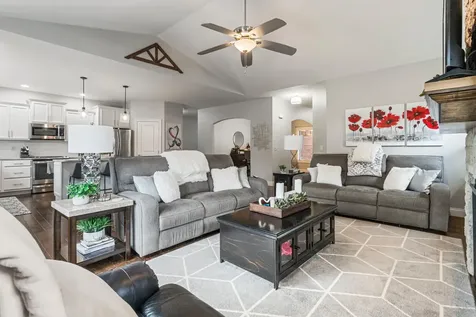 1604 Kassen Avenue Mahomet IL 61853