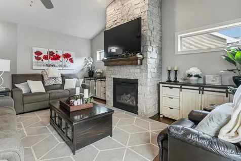1604 Kassen Avenue Mahomet IL 61853