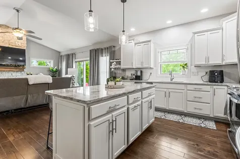 1604 Kassen Avenue Mahomet IL 61853