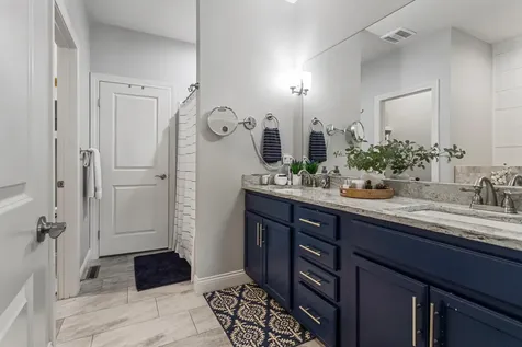1604 Kassen Avenue Mahomet IL 61853