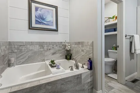 1604 Kassen Avenue Mahomet IL 61853