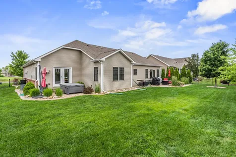1604 Kassen Avenue Mahomet IL 61853