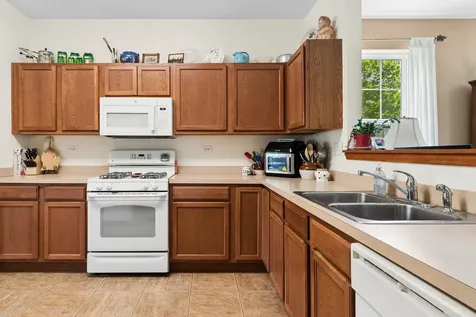 772 Bohannon Circle Oswego IL 60543