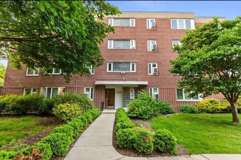 7206 Oak Avenue River Forest IL 60305
