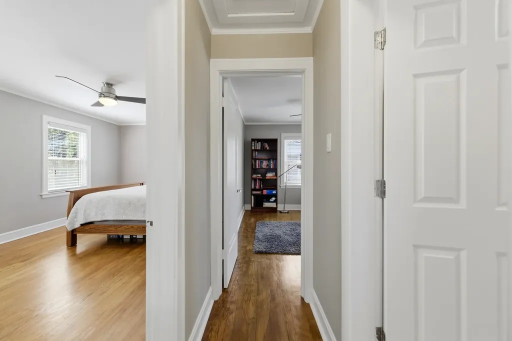 5430 North Lamon Avenue Chicago IL 60630
