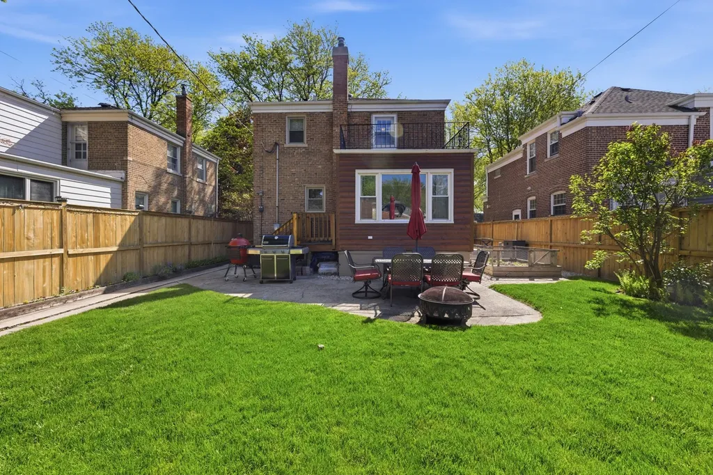 5430 North Lamon Avenue Chicago IL 60630