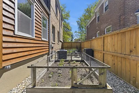 5430 North Lamon Avenue Chicago IL 60630