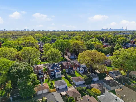 5430 North Lamon Avenue Chicago IL 60630