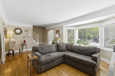 5430 North Lamon Avenue Chicago IL 60630