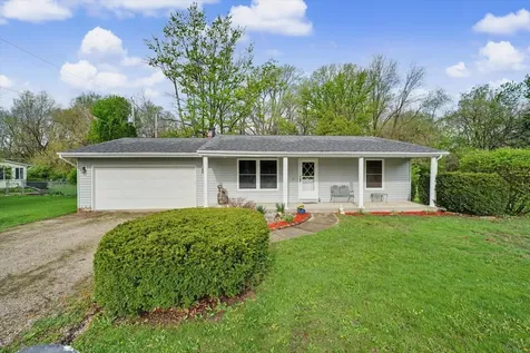 105 South Meadowhill Lane Mahomet IL 61853