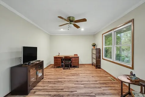 105 South Meadowhill Lane Mahomet IL 61853