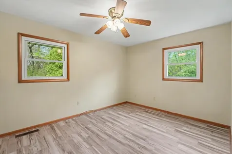 105 South Meadowhill Lane Mahomet IL 61853