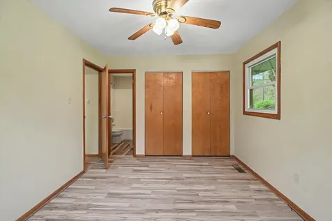 105 South Meadowhill Lane Mahomet IL 61853
