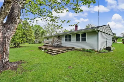 105 South Meadowhill Lane Mahomet IL 61853
