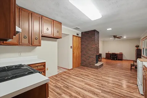 105 South Meadowhill Lane Mahomet IL 61853