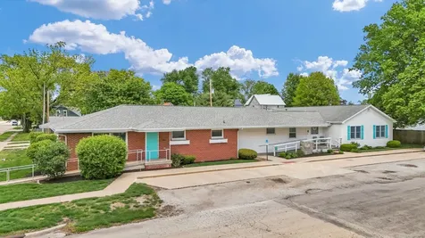 114 West Houghton Street Tuscola IL 61953