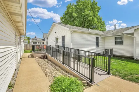 114 West Houghton Street Tuscola IL 61953