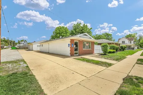 114 West Houghton Street Tuscola IL 61953