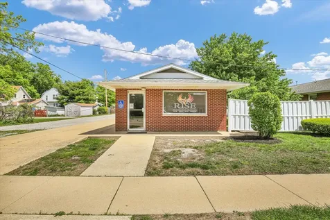 114 West Houghton Street Tuscola IL 61953