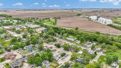 114 West Houghton Street Tuscola IL 61953