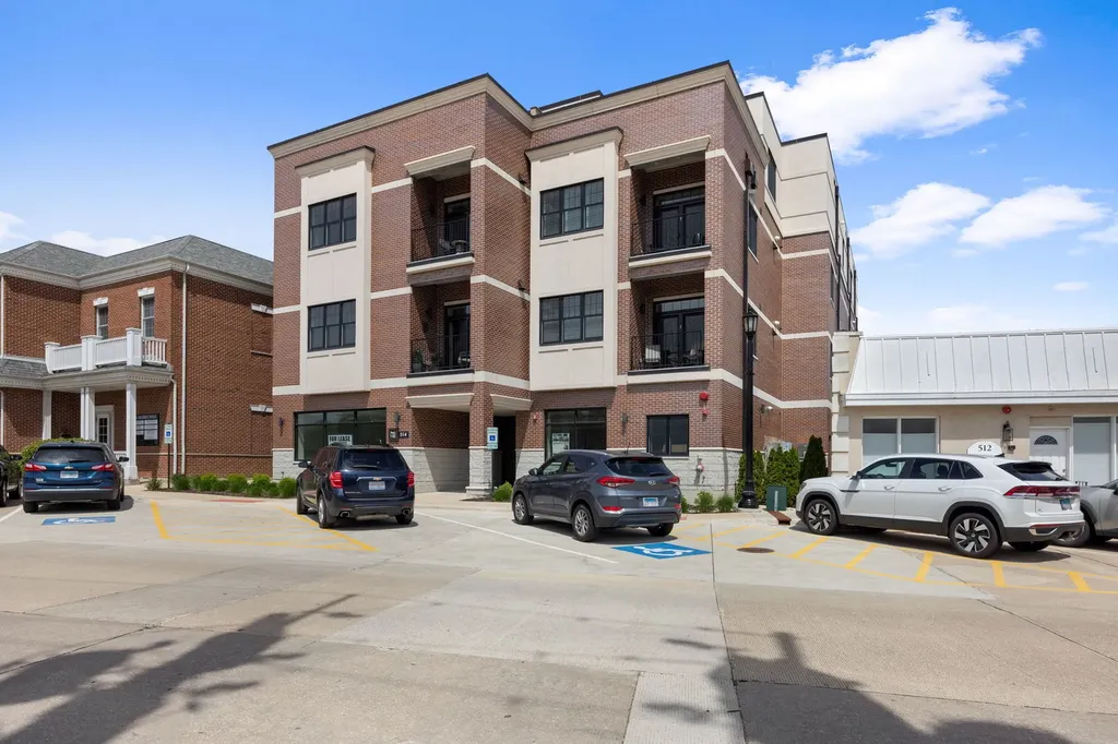 514 Hillgrove Avenue Western Springs IL 60558