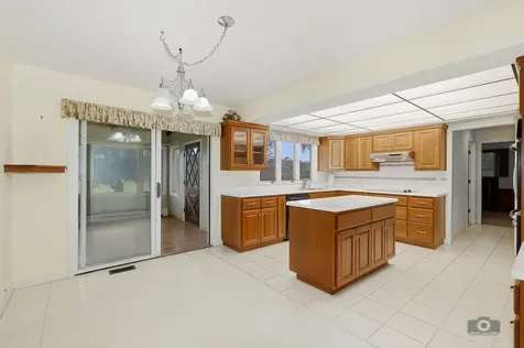 39W093 Silver Glen Road St. Charles IL 60175