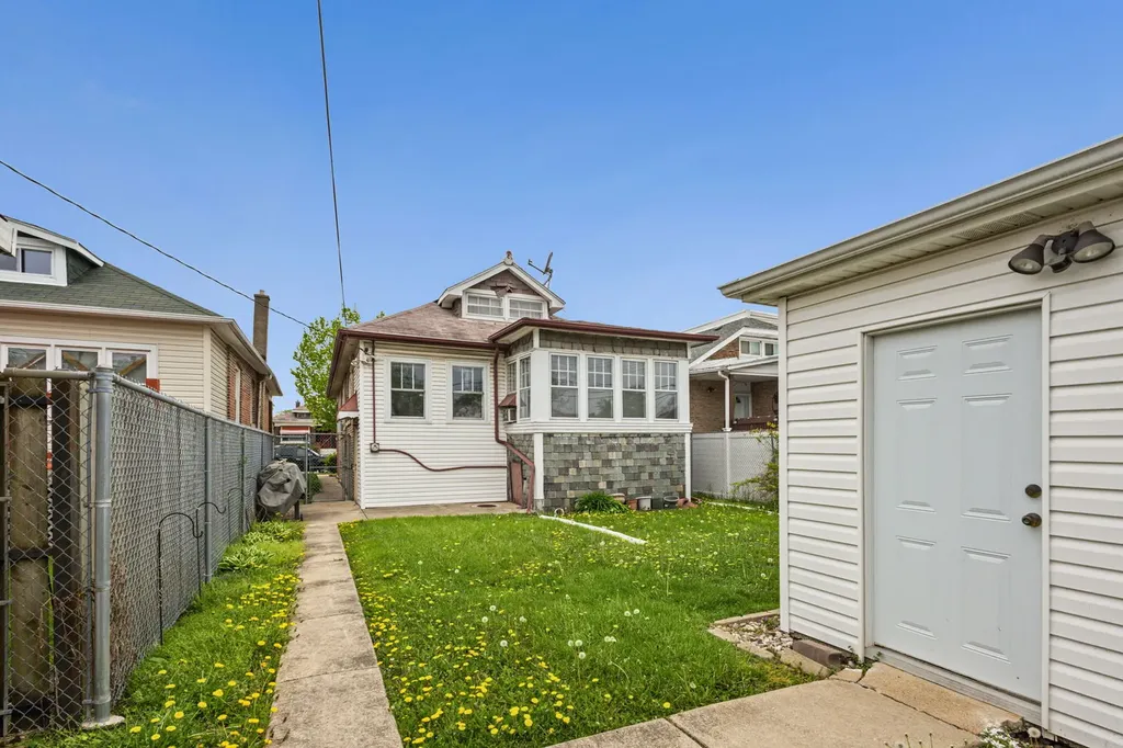 8617 South Loomis Boulevard Chicago IL 60620