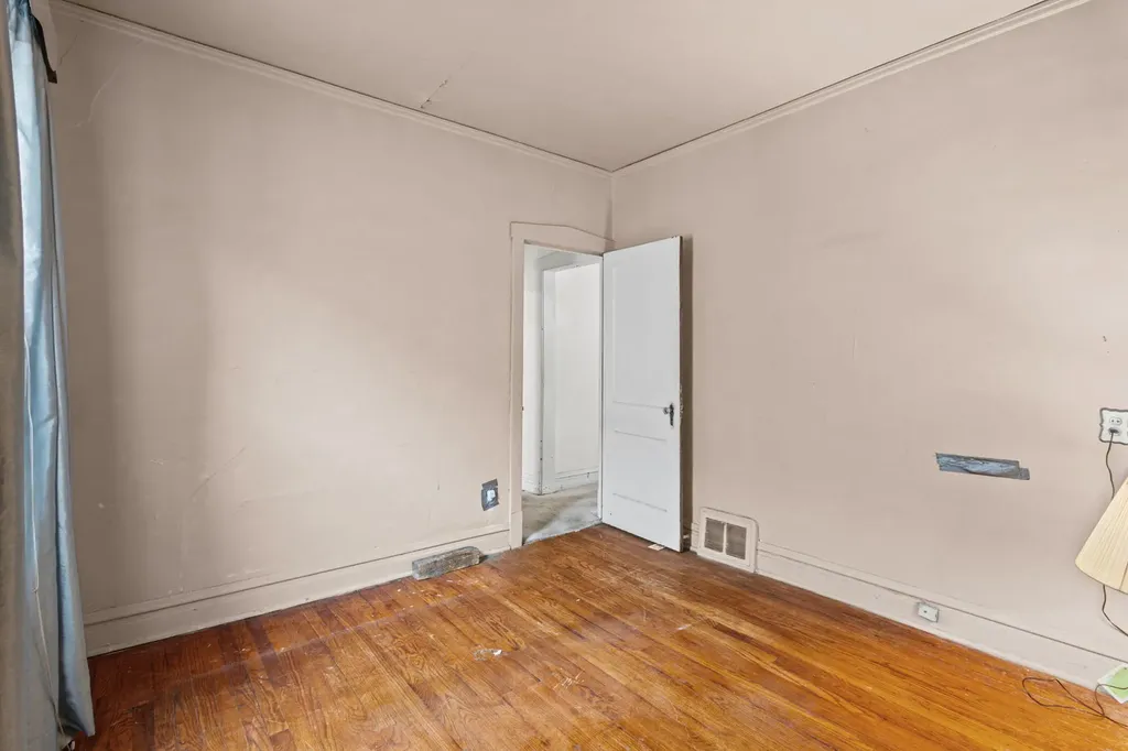 8617 South Loomis Boulevard Chicago IL 60620