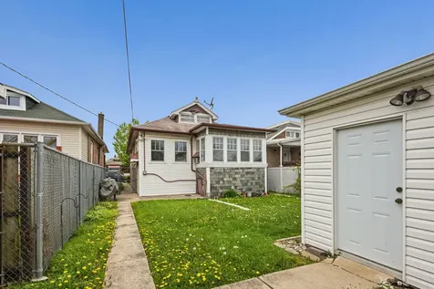 8617 South Loomis Boulevard Chicago IL 60620