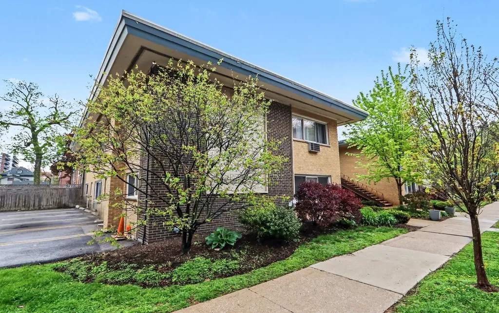 135 South Kenilworth Avenue Oak Park IL 60302