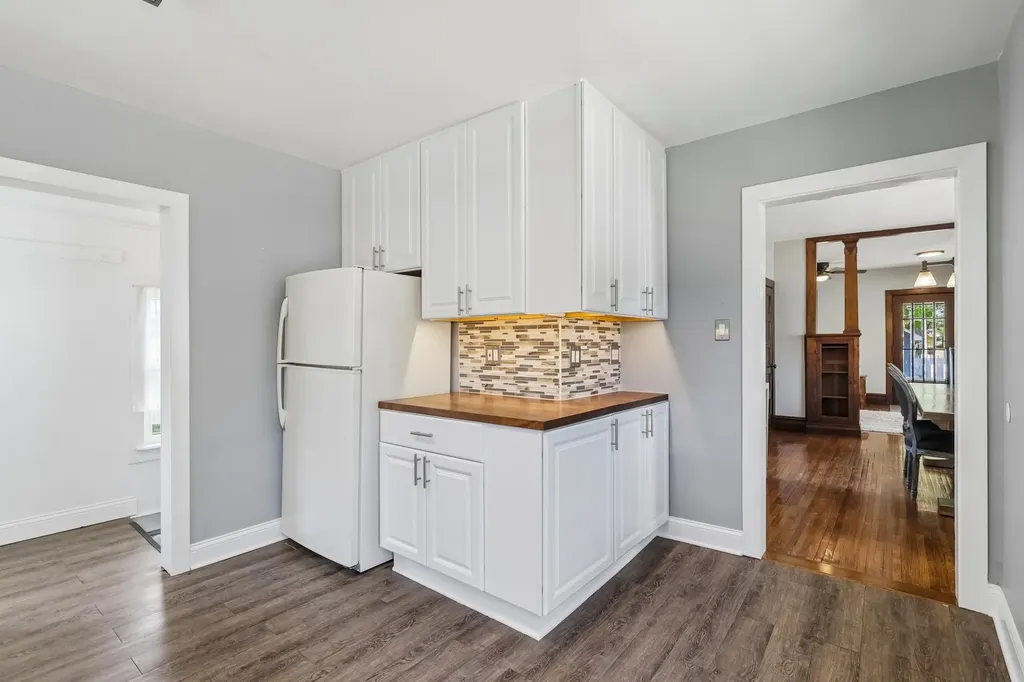 514 West Park Avenue Aurora IL 60506