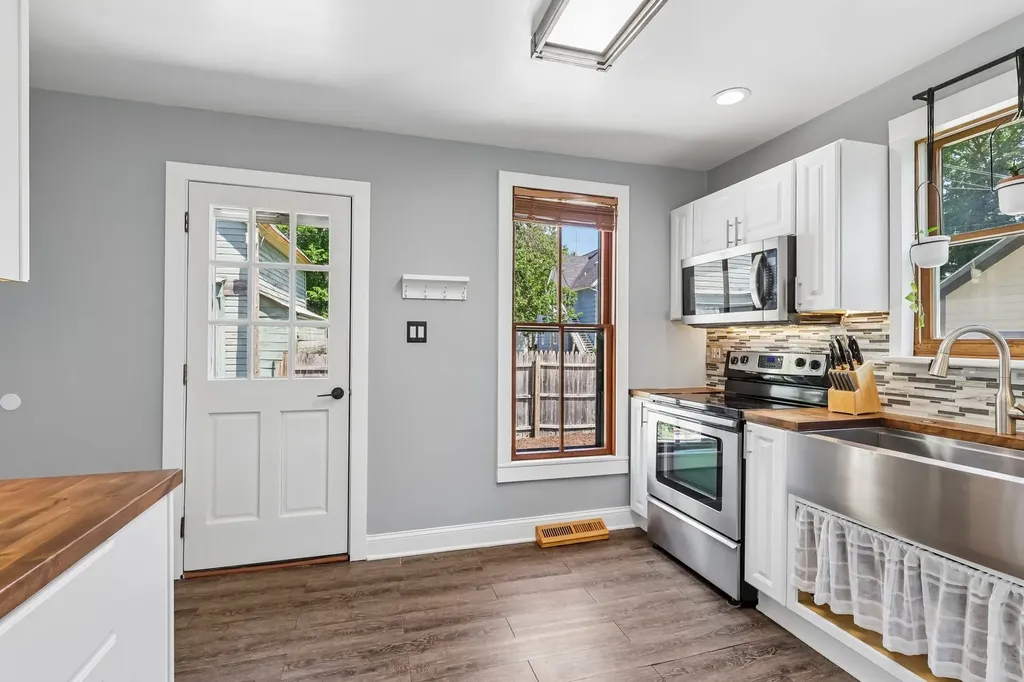 514 West Park Avenue Aurora IL 60506