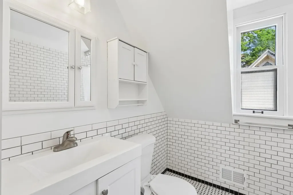 514 West Park Avenue Aurora IL 60506