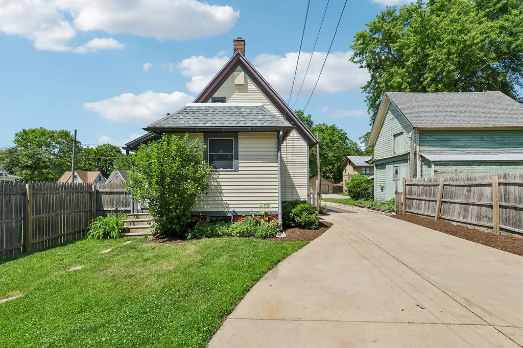 514 West Park Avenue Aurora IL 60506