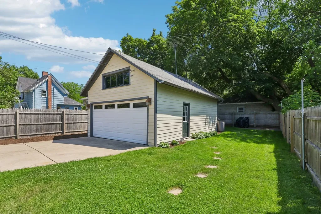 514 West Park Avenue Aurora IL 60506