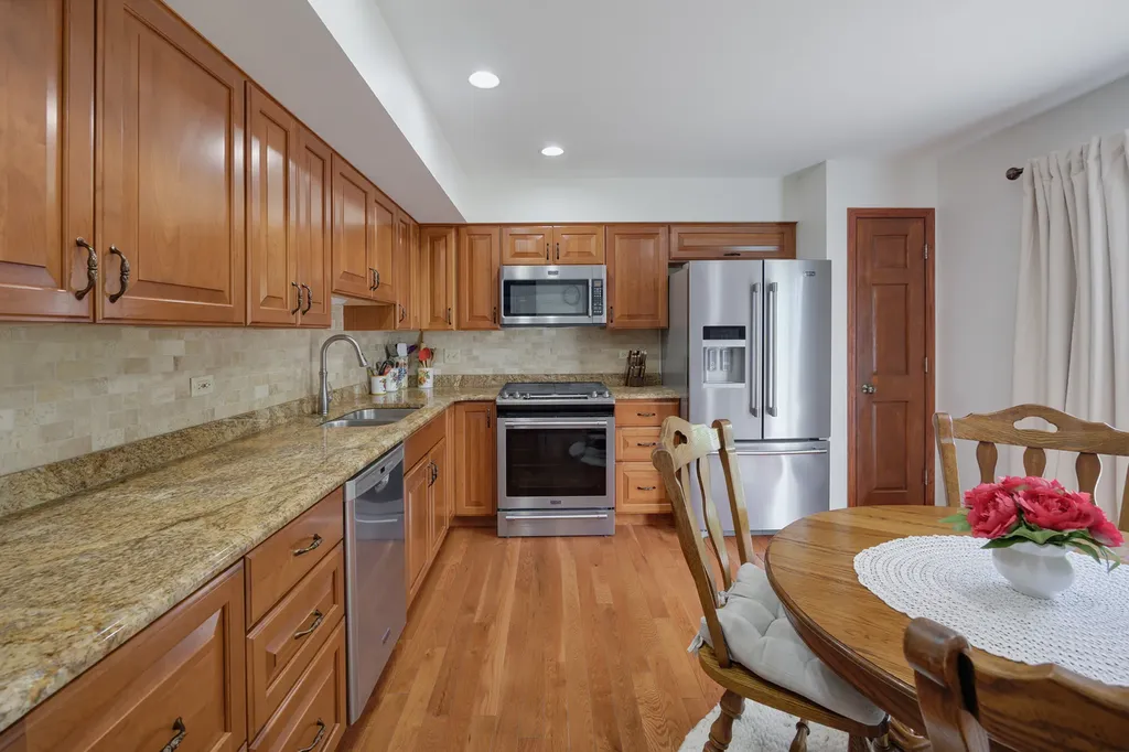 2426 Wild Cherry Court Aurora IL 60506