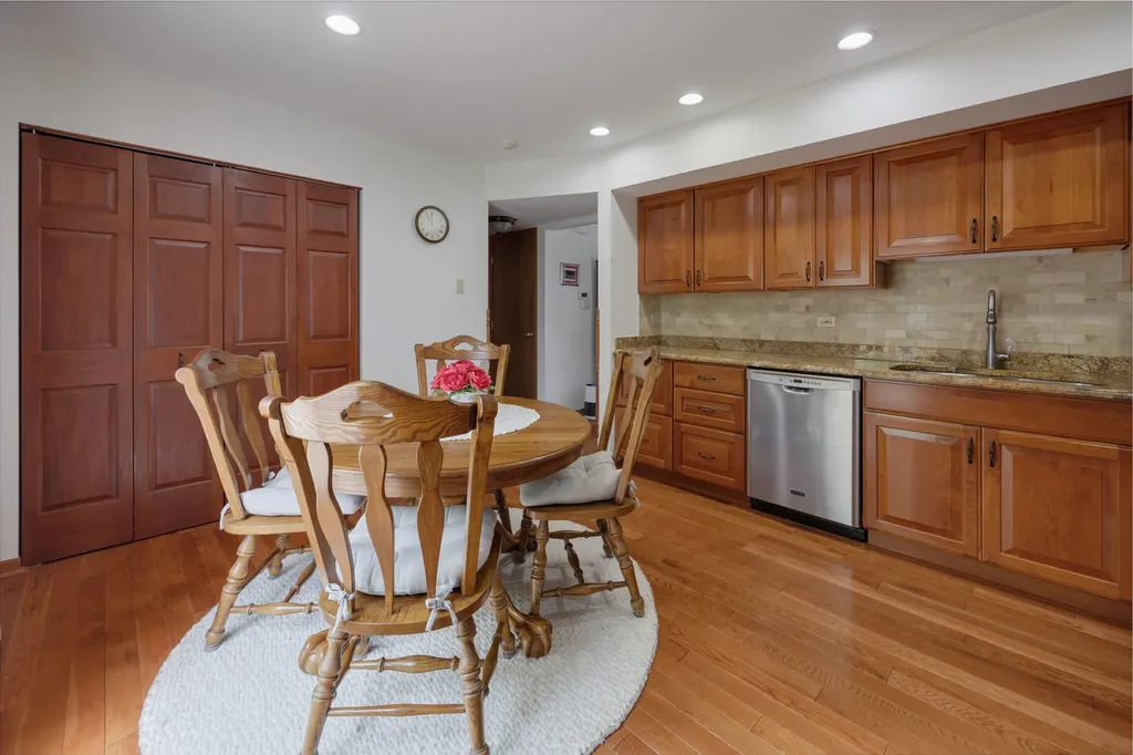 2426 Wild Cherry Court Aurora IL 60506