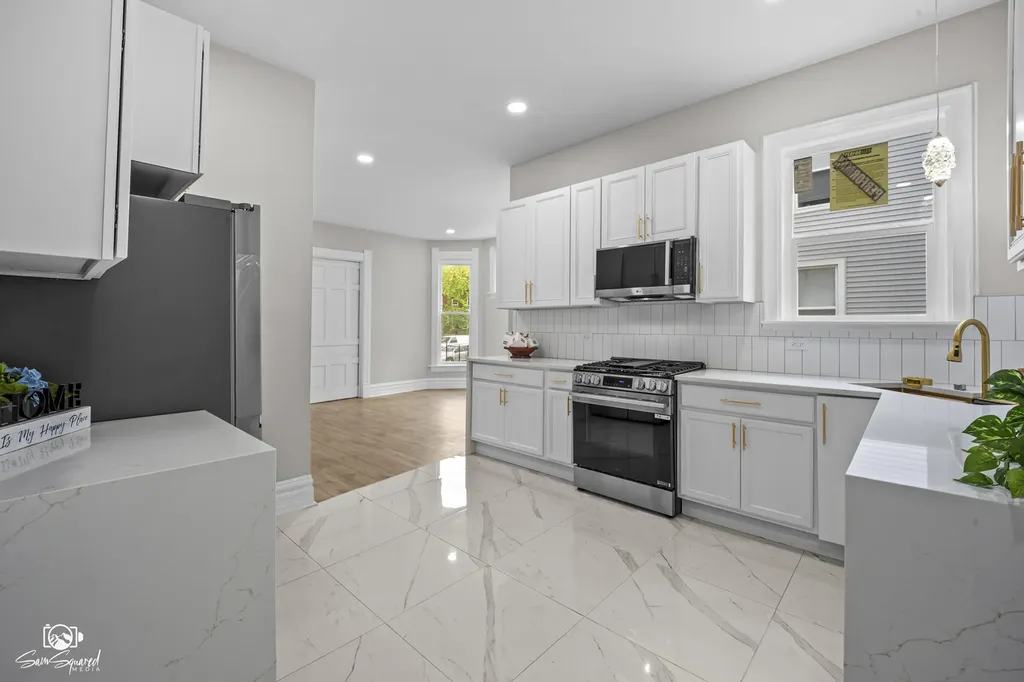 7226 South Yale Avenue Chicago IL 60621
