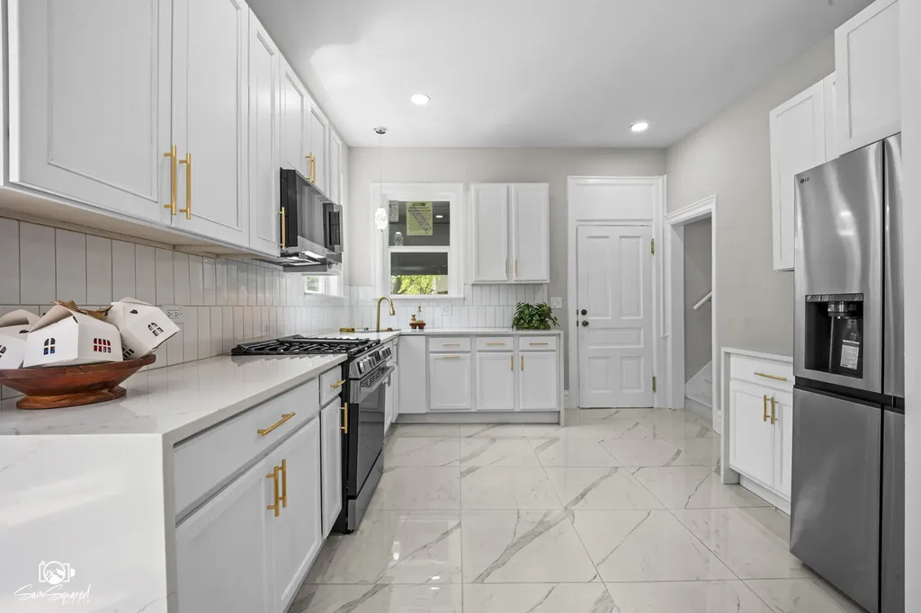 7226 South Yale Avenue Chicago IL 60621