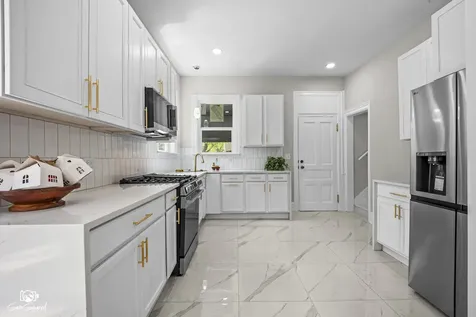7226 South Yale Avenue Chicago IL 60621