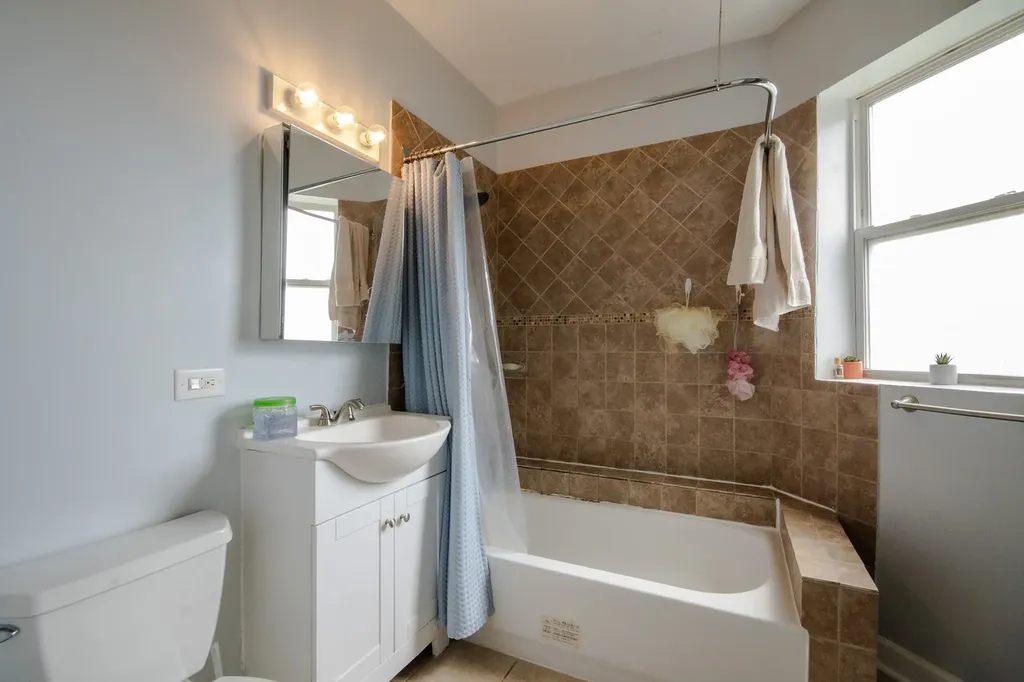 2931 West Lexington Street Chicago IL 60612